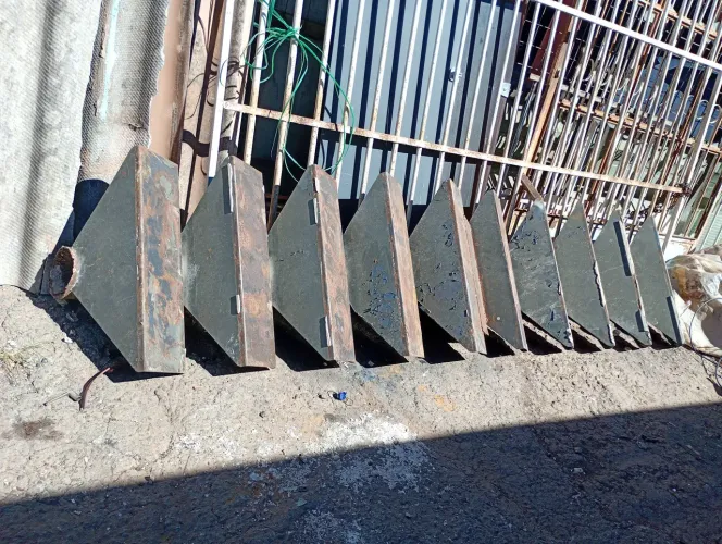 Uma escada com 10 degraus altura 2.70 metros 