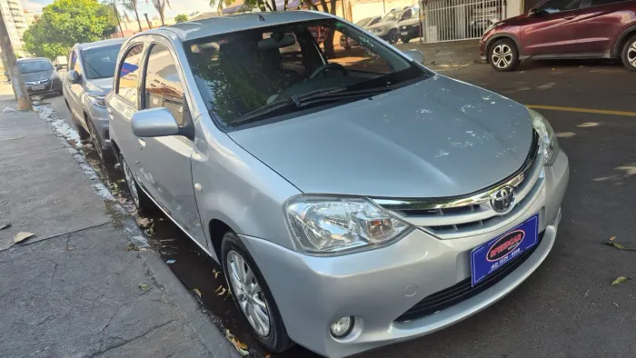 Toyota Etios XLS 1.5 Flex 16V 5P Mec. 2013