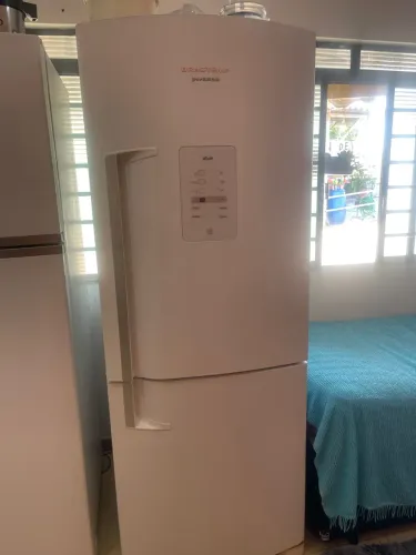 Geladeira inverte