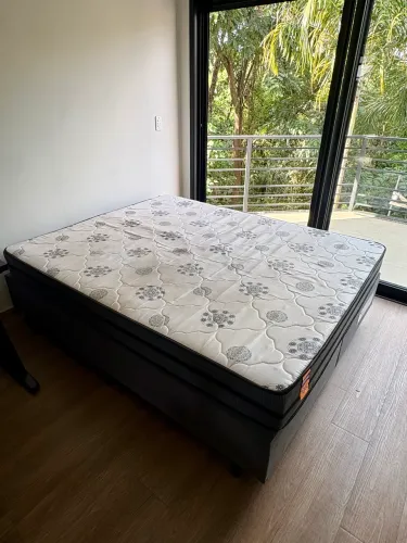 Cama box queen / colchão + base