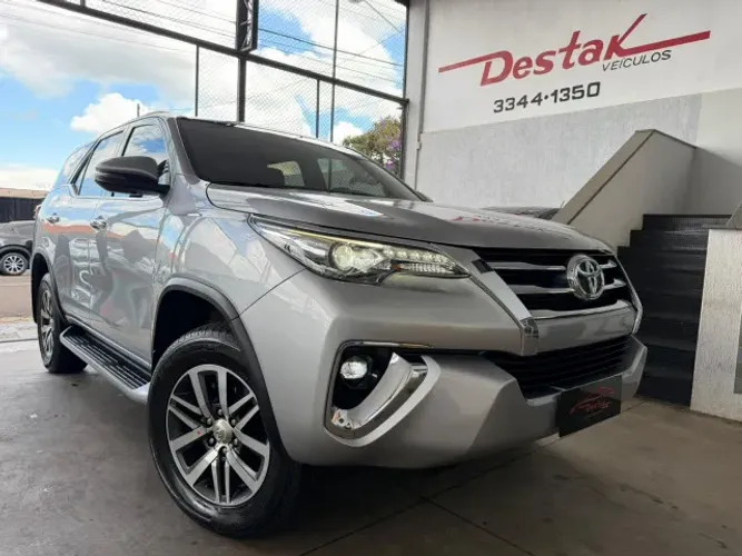 Toyota Hilux SW4 SRX 4X4 2.8 TDI 16V Dies. Aut. 2018