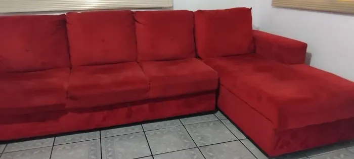 Sofá de 4 lugares com espreguiçadeira
