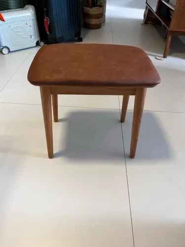 Banqueta para penteadeira Liva 50 cm x 48 cm Courino Caramelo