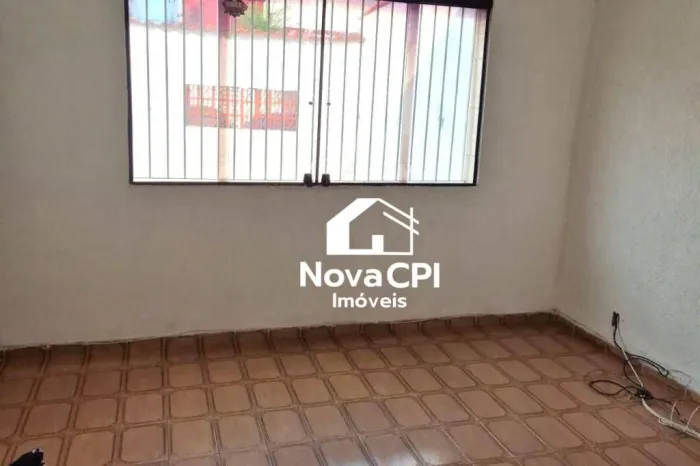 Casa à Venda na Vila Tupi em Praia Grande 2 Quartos, 1 Suíte, 2 Vagas, 500m da Praia