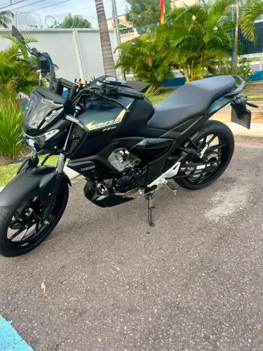 FAZER: FZ15 ANO 2025