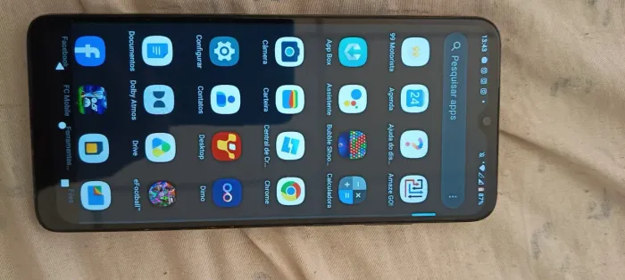 Vendo celular moto E22 64 giga de memória apenas detalhes de uso, sem trincado na tela