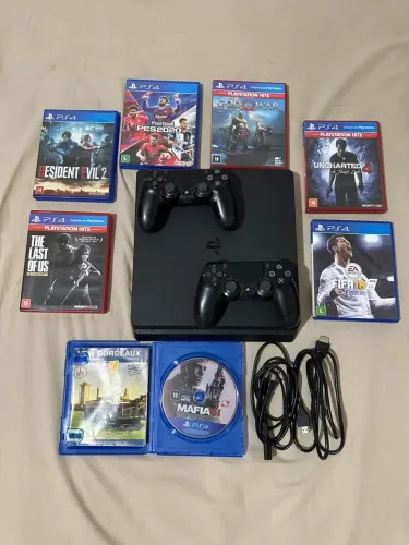 PLAYSTATION 4 1TB + 2 CONTROLES + JOGOS