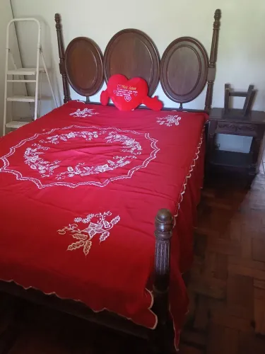 Conjunto cama de casal e 2 mesinhas de cabeceira