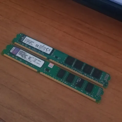 Kit 2x Memória RAM 4GB DDR3 1333MHz Kingston (Total 8GB)