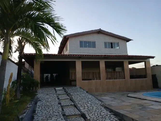Casa 05 quartos de Primeiro Andar Com Piscina Para Lazer de sua Família na Redinha Nova