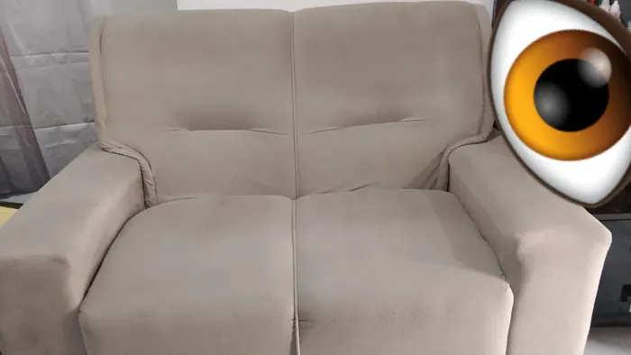 Vêndo sofá 3 e 2 lugares precinho bom.bem conservado 