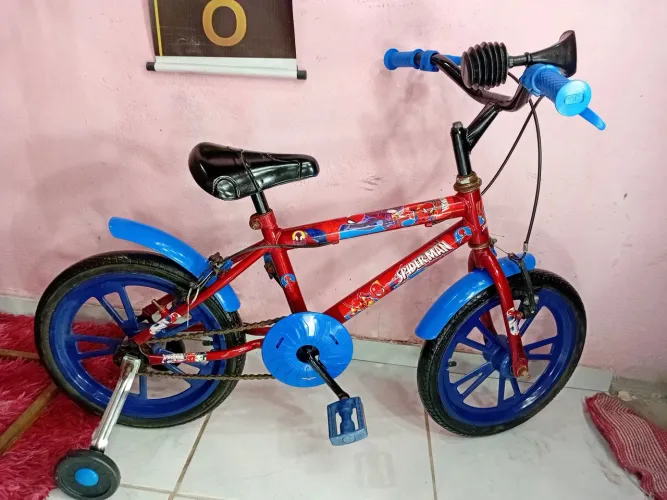 Bicicleta aro 16 novinha do homem aranha