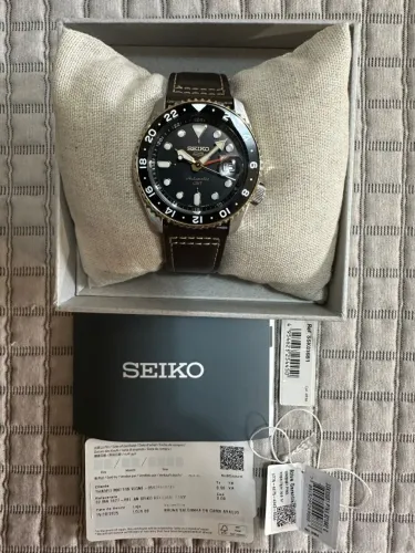 Relógio Seiko 5 Sports GMT Automático SSK036 - Couro - Full Set - Impecável/Novo