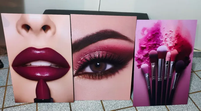 Kit com 3 Quadros Decorativos para Salão de Beleza ou Espaço de Maquiagem - 40x60 cm