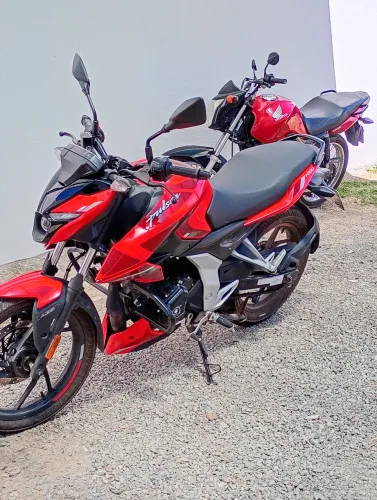 Pulsar N150 - Bajaj