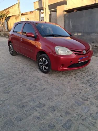 Toyota Etios X 1.3 Flex 16V 5P Mec. 2013