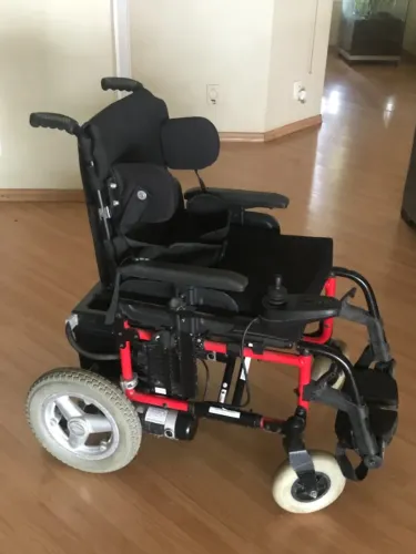 Cadeira de Rodas Motorizada Ortobras Modelo E4 até 120kg Leia Descrição
