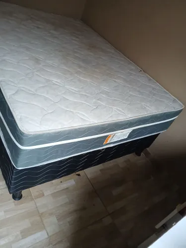 Cama Box Casal Completa (Colchão de Molas Ensacadas Ley + Base Box) - Bem Conservada!