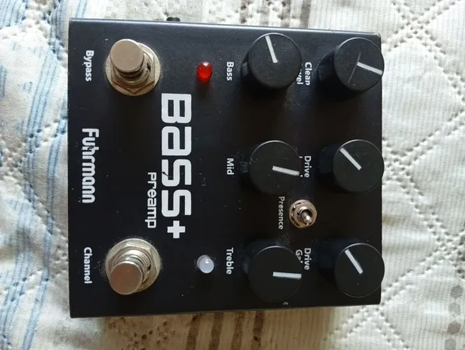 Preamp Fuhrmann para baixo muito novo.