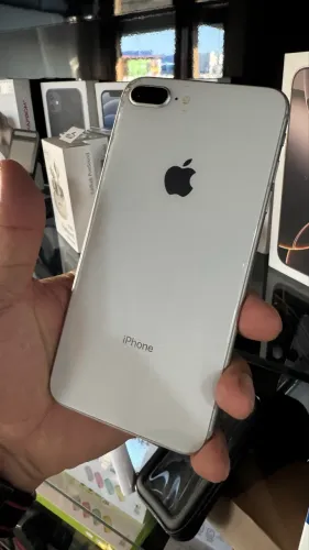 iPhone 8 Plus