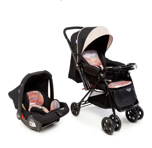 Carrinho de bebê e bebê conforto