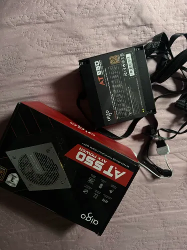 fonte Aigo Darkflash AT550 (550W, Certificação 80 Plus Bronze, Não Modular).