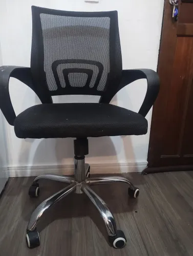 Vende se uma cadeira em excelente estado
