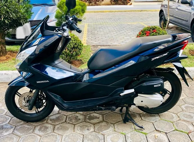 Honda Pcx 150 azul 2018, abaixo da tabela , aceito troca por moto ou picape !