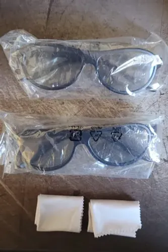 Oportunidade única, 01 par de óculos 3D LG praticamente zero