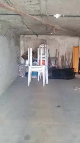 Vendo - Cadeiras e Mesas - Plásticas