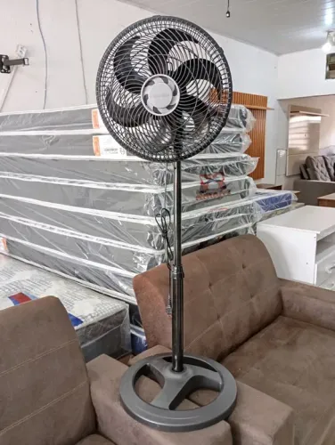 Ventilador de coluna.