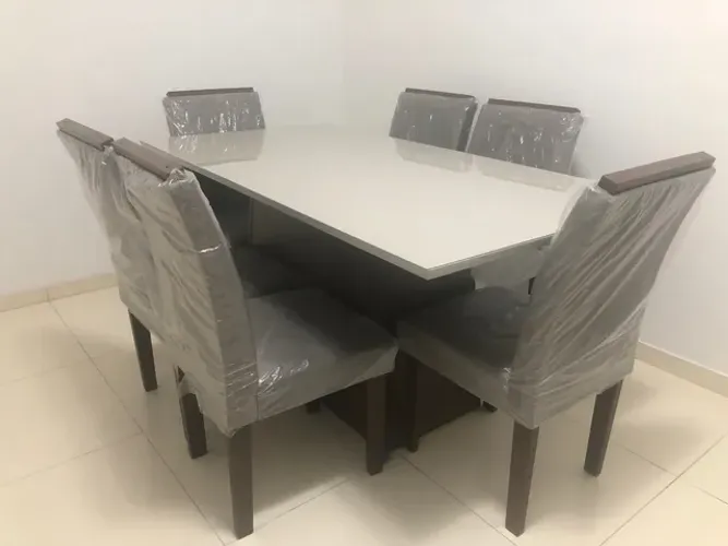 Mesa de Jantar 180x90 com tampo de vidro laqueado /06 cadeiras