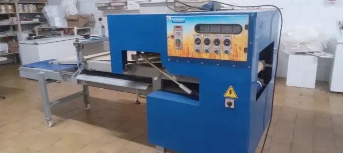 MÁQUINA DE FABRICAR BISCOITOS - SEMINOVA