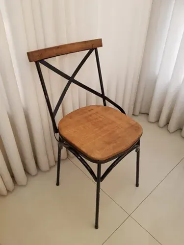 Cadeira de jantar rústica