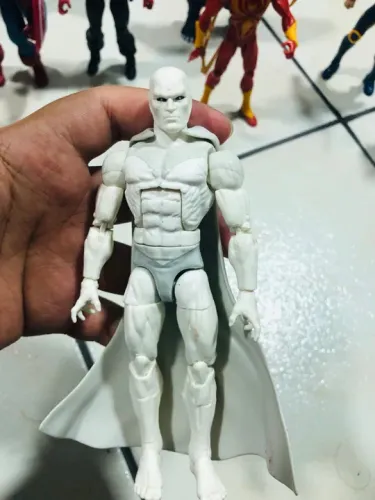 Visão branco Marvel Legends