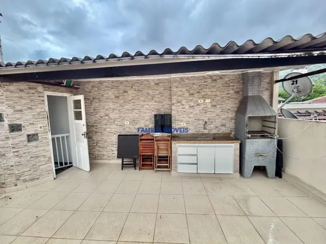 Sobrado à Venda em Santos 3 quartos - Vila Belmiro/SP