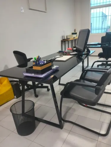 Mesa de vidro (leia a descrição)