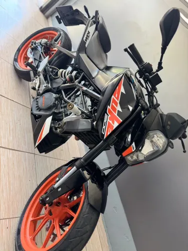 .. KTM Duke 200 - 2020 - Freios a disco nas duas rodas e Abs  - ?Painel Digital