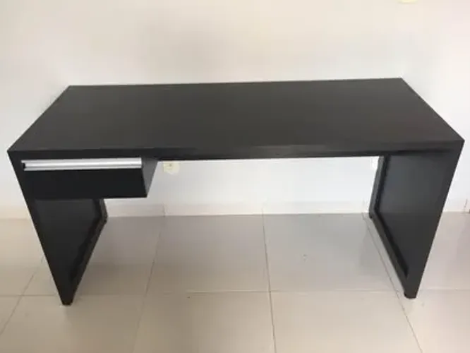 Mesa de mdf preta nova