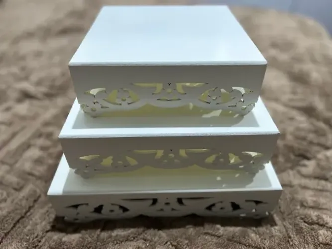 BANDEIJA E SUPORTE PARA DOCES DE FESTAS