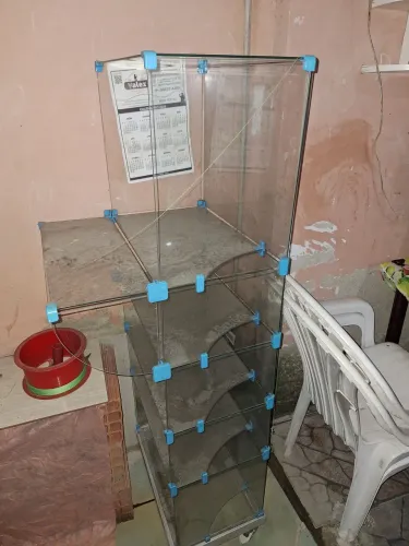 Estante de Vidro com Prateleiras e Rodinhas