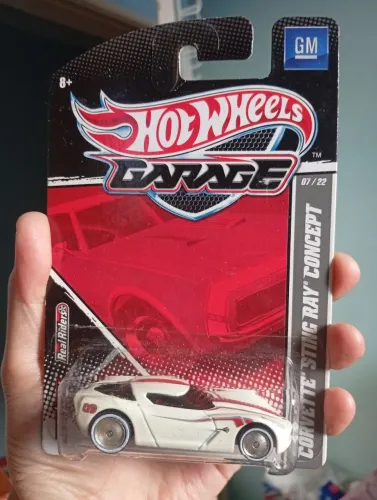 HOT WHEELS PREMIUM GARAGE CORVETTE STINGRAY CONCEPT