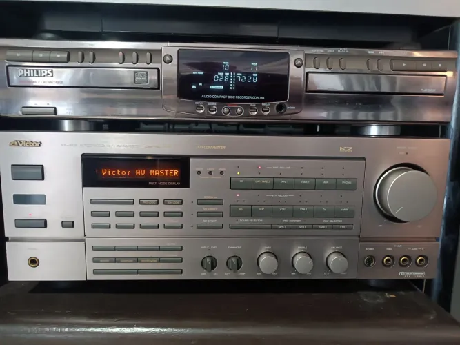 Amplificador integrado Victor, JVC, não é Pioneer, Marantz, Sansui, Kenwood, Gradiente.