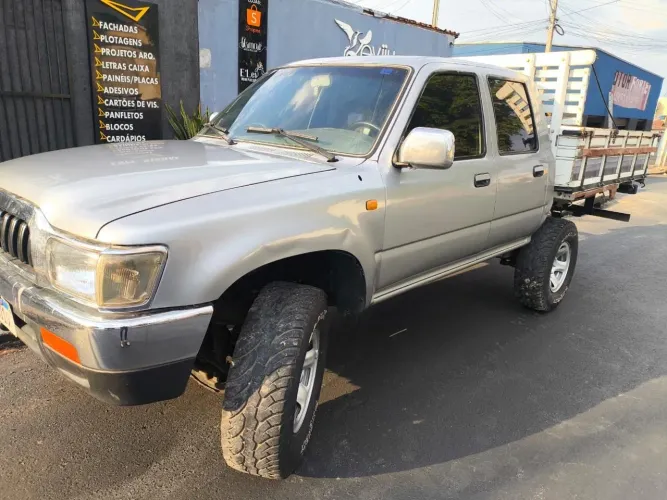Toyota Hilux CD SRV 4X4 3.0 8V 116cv TB Diesel 2003