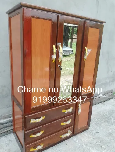 Guarda roupa de 3 portas novo