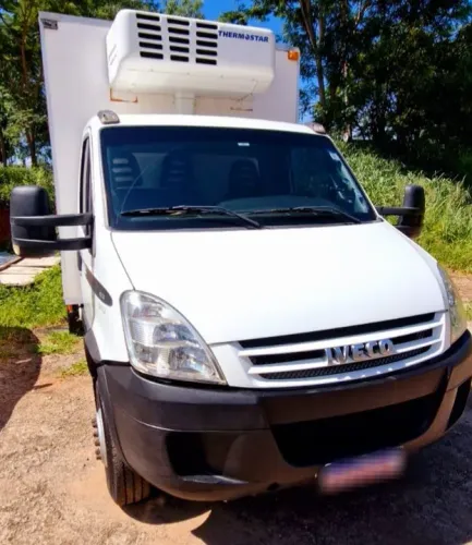 Caaminhao Iveco Daily 70C16- Não usa Arla - caminhaozinho pra 2.9kg