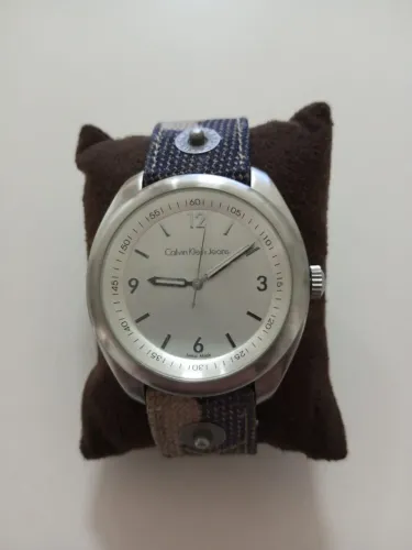Relogio Calvin Klein Jeans pulseira de tecido.