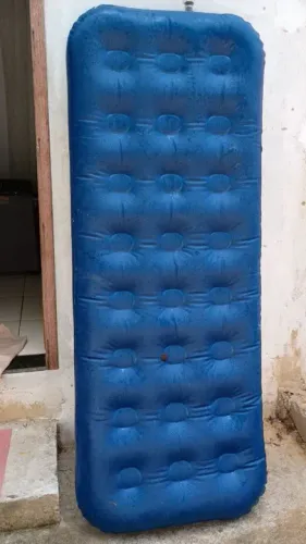 Colchão solteiro inflável 