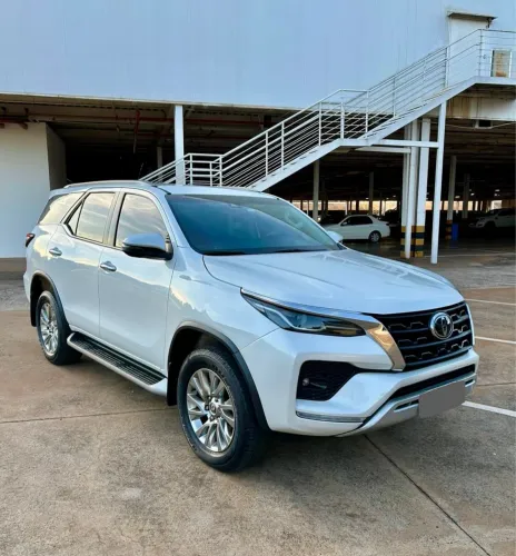 Toyota Hilux SW4 SRX 4X4 2.8 TDI 16V Dies. Aut. 2023