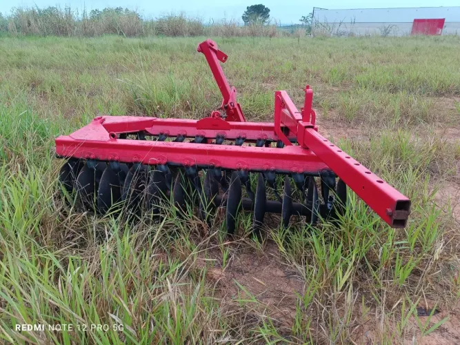 Grade Niveladora  Agrícola 24 Discos